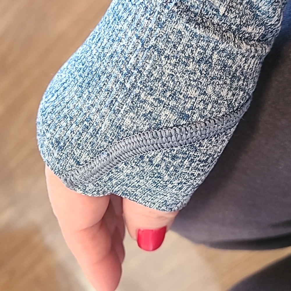 Lululemon Atletica Long Sleeves Active Top, Size 2, Color Light Blue 👌 ✨️ 😀 - Picture 14 of 16